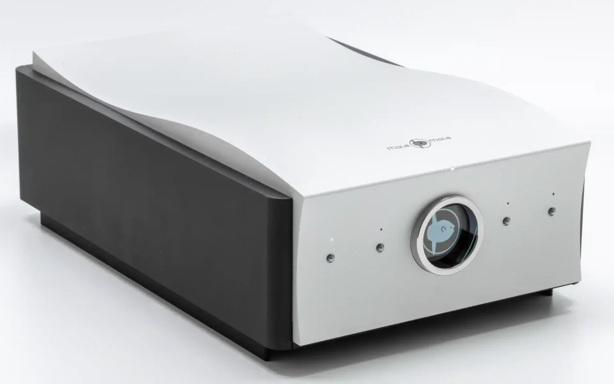 Mola_Mola_tambaqui_tausta